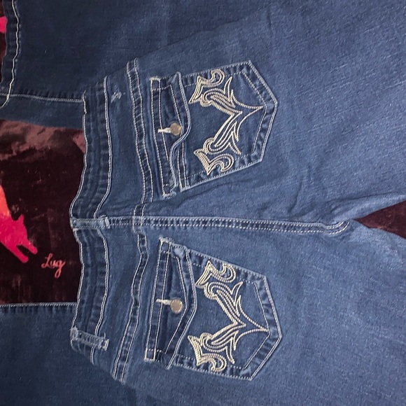 Shein Embroidery flared jeans - Picture 4 of 7